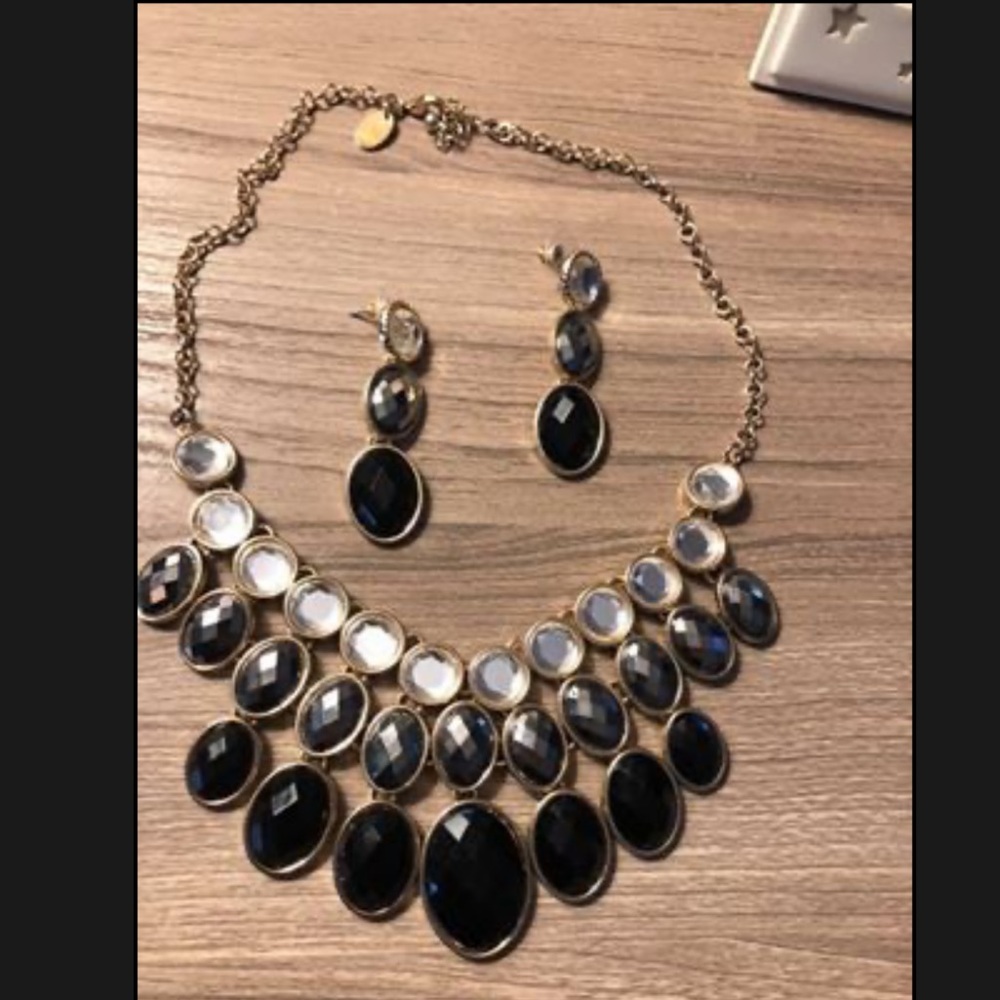 Black and gold necklace set